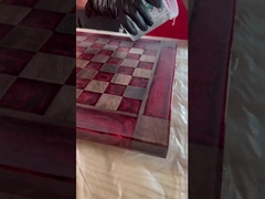 Блестит эпоксидной смолой