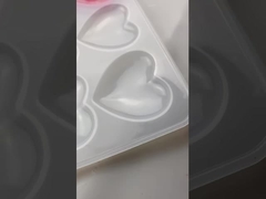 Простая элегантность в прозрачной смоле